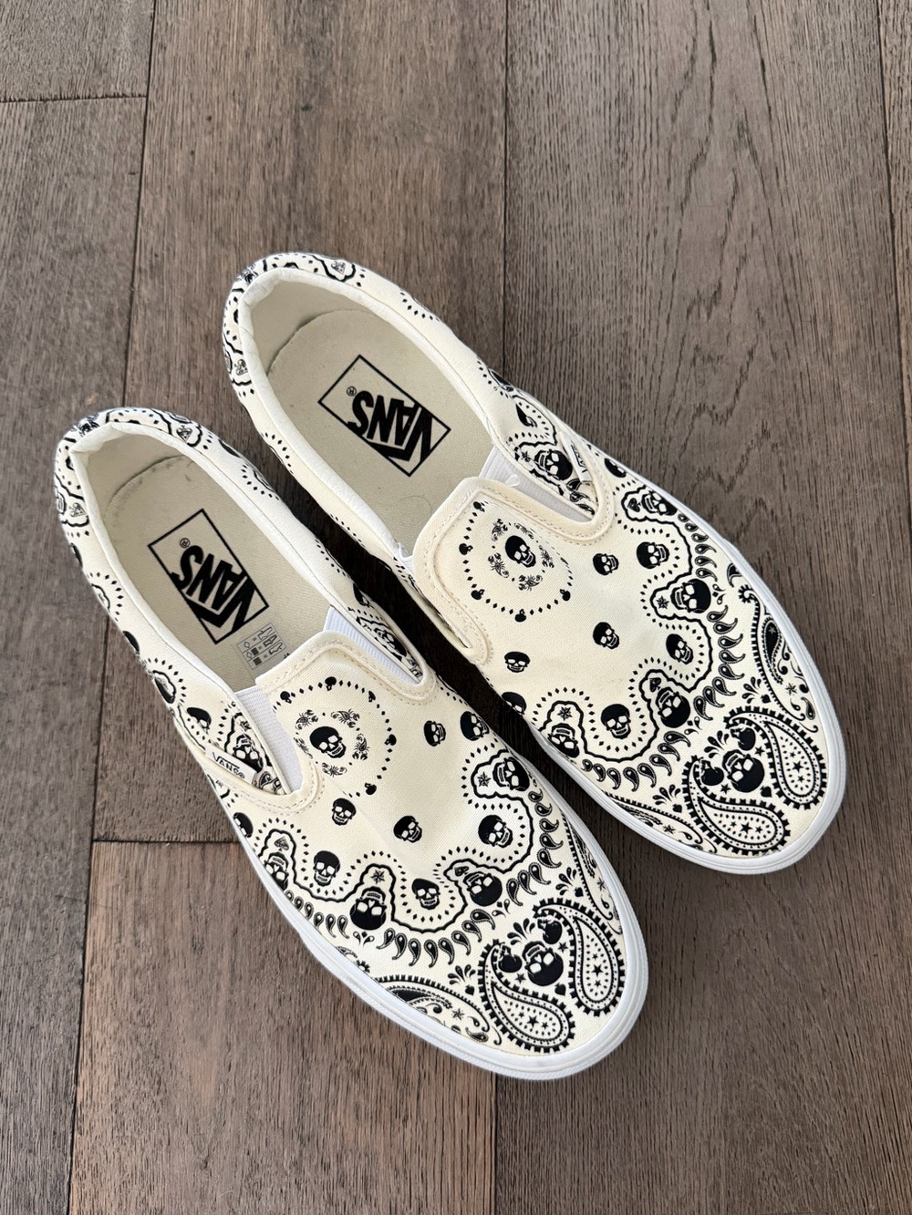 vans skate slip on skull bandana print